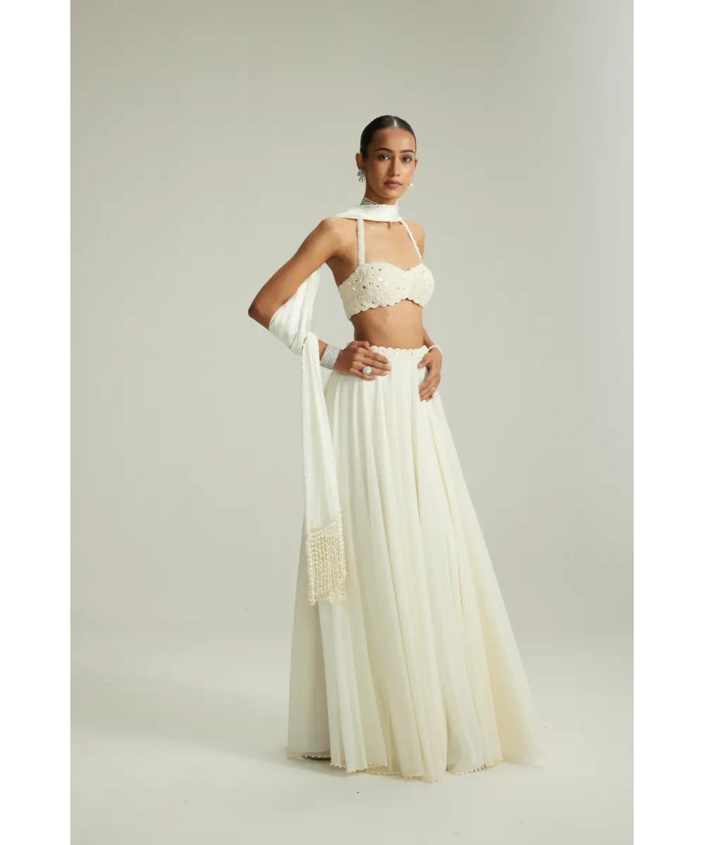VVANI VATS- Off White Skirt Set With Halter Neck Blouse